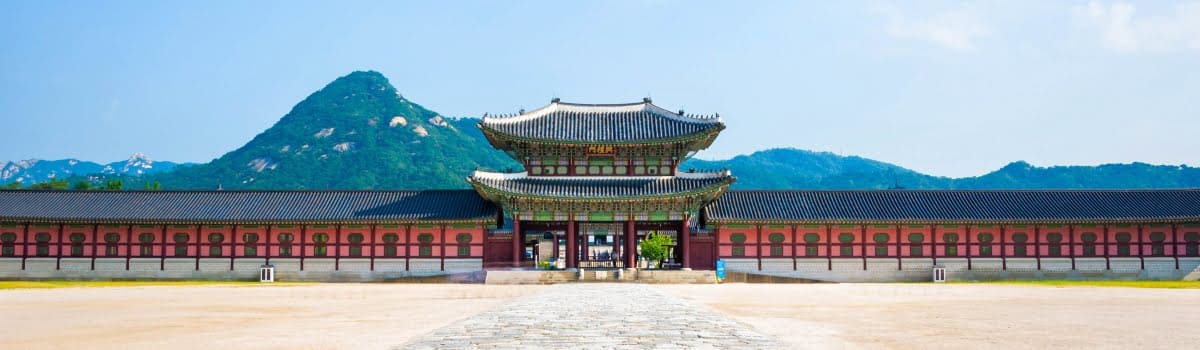 Gyeongbokgung-palace-Seoul-Featured-photo-1200x350-Gyeongbokgung-Palace